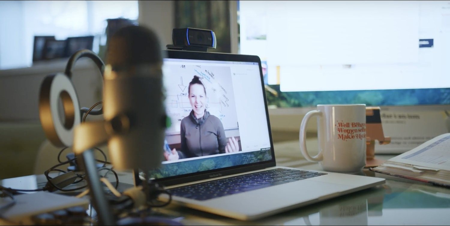 A Peak session live on a laptop at home